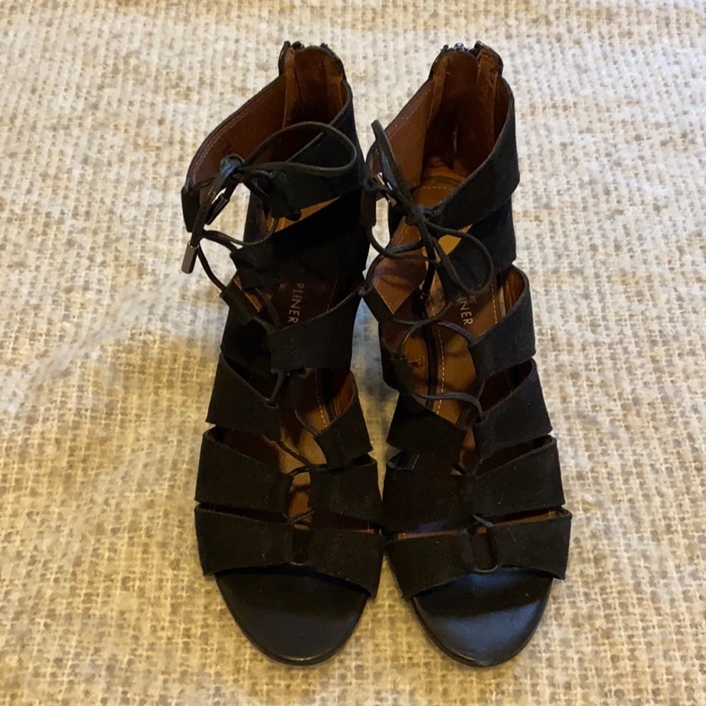 Donal J Pliner Wedge sandal with back zip and ties.